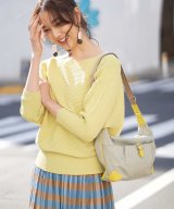 イエロー