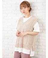 ベージュ