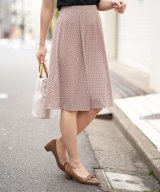 ベージュ