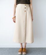 ベージュ