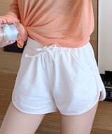 ホワイト