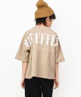 ライトベージュ