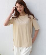 ベージュ