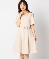 ベージュ
