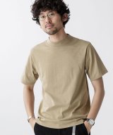 ベージュ