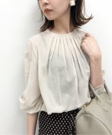 ベージュ