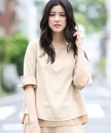 ベージュ
