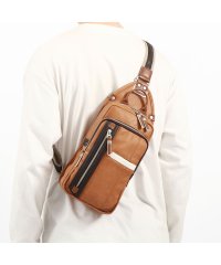MOUSTACHE/ムスタッシュ MOUSTACHE ムスタッシュ ボディバッグ MOUSTACHE バッグ 合皮 40代 50代 A5 斜め掛けバッグ ショルダーバッグ スリング/503200823