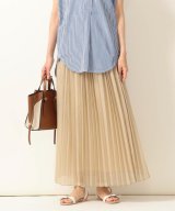 ベージュ