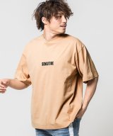 ベージュ