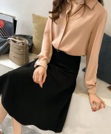 ピンクベージュ