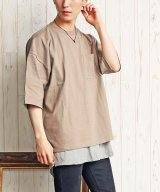 ベージュ
