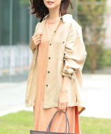 ベージュ