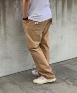 ベージュ