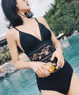 ブラック