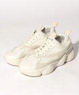 ベージュ