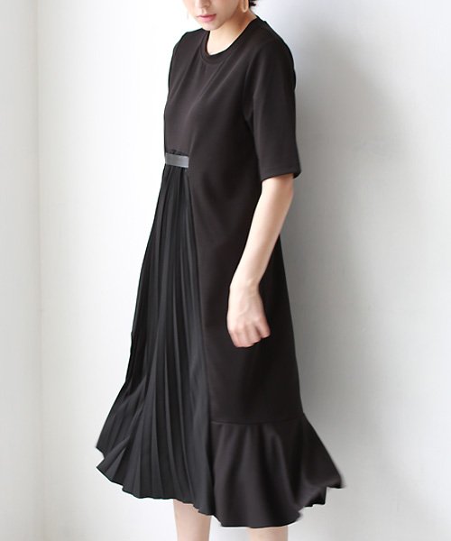セール フロントプリーツ裾フリルワンピース リアルキューブ Real Cube D Fashion セール フロントプリーツ裾フリルワンピース リアルキューブ Real Cube D Fashion