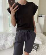 チャコールグレー