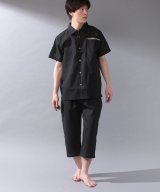 ブラック