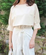 ピンクベージュ