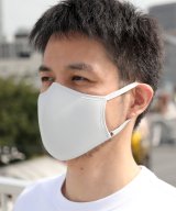 グレー
