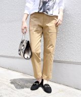 ベージュ