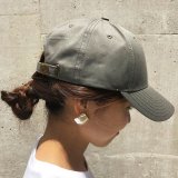 モスグリーン