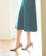 ベージュ