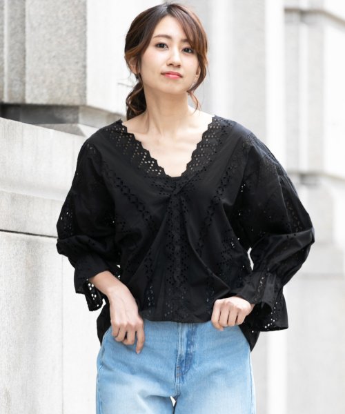 セール レディース トップス インド綿 100 Vネックスカラップ 刺繍 Tops シャツ ブラウス プルオーバー ミリアンデニ Mili An Deni D Fashion