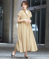ベージュ