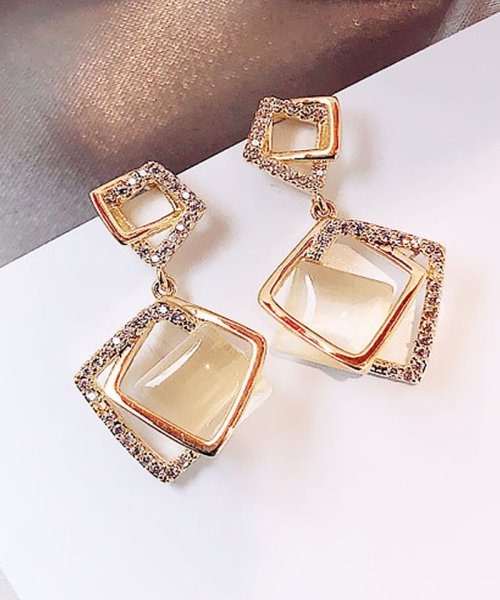 セール ピアス 揺れる キラキラパーティー プレゼント 女性 人気アクセサリー ショッピングゴー Shoppinggo D Fashion セール ピアス 揺れる キラキラパーティー プレゼント 女性 人気アクセサリー ショッピングゴー Shoppinggo D Fashion
