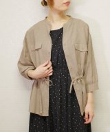 ベージュ