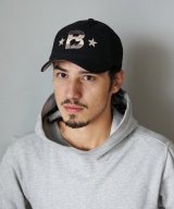 ブラック
