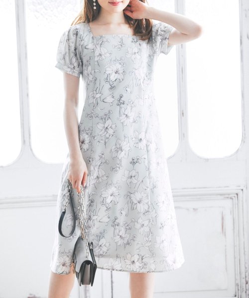 後ろレースアップデザインフラワープリントスクエアネックワンピース トッコクローゼット Tocco Closet D Fashion 後ろレースアップデザインフラワープリントスクエアネックワンピース トッコクローゼット Tocco Closet D Fashion