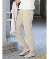 ベージュ