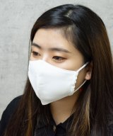 ホワイト