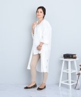 ベージュ