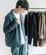 ブルー
