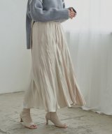 ライトベージュ