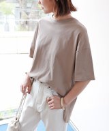 ベージュ
