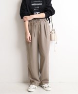 ベージュ