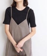 グレー