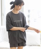 チャコールグレー