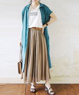 ベージュ