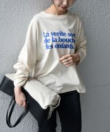 ベージュ