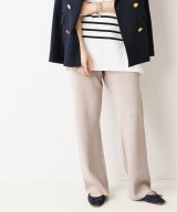 ベージュ