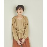 ベージュ