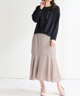 ベージュ