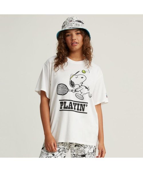 セール グラフィックオーバーサイズtシャツ Snoopy Playin Marshmallow リーバイス Levi S D Fashion