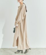 ベージュ